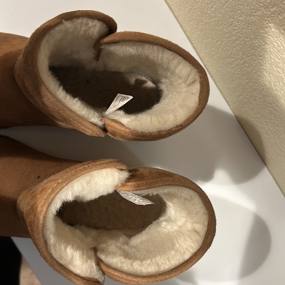 UGG Mini Chestnut Size 8 - Picture 3 of 4